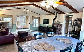 Deer Harbor Cottage & Suites